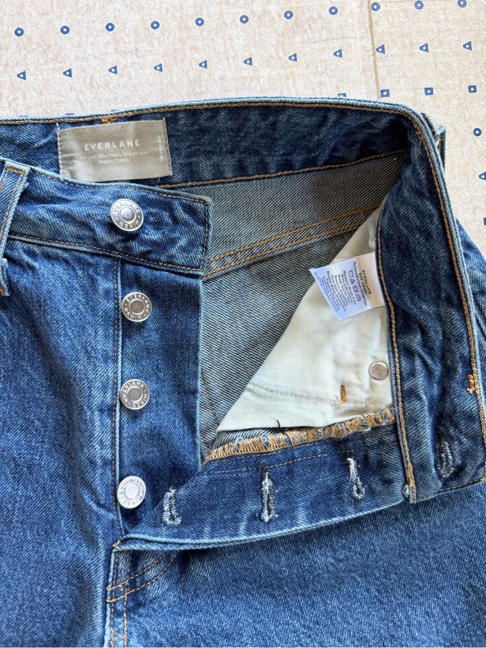 Everlane The Curvy ’90s Cheeky Straight Jean Organic Cotton Medium Wash size 26 - Picture 8 of 13